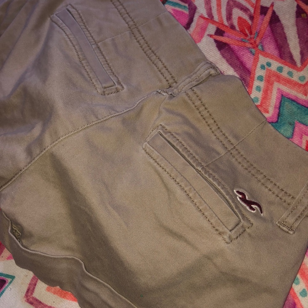 Khaki Hollister shorts